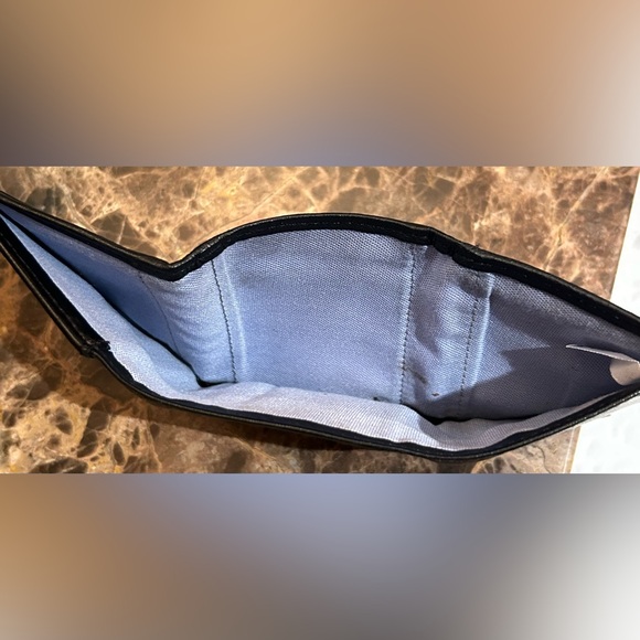 Tommy Hilfiger Black Leather Wallet - Picture 5 of 6